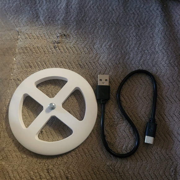 Auto Face Tracking Tripol - Picture 4 of 10